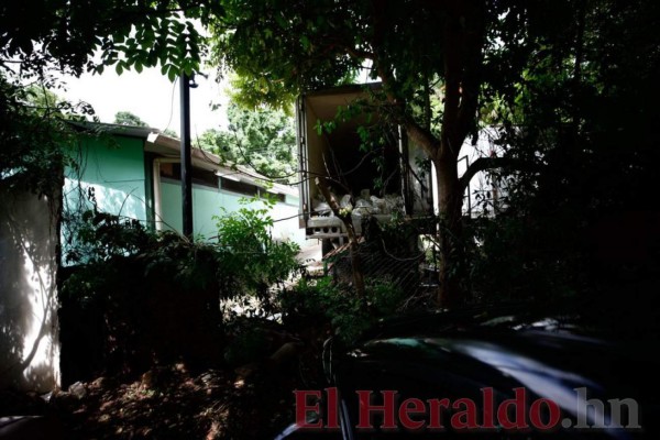 Apilados y a simple vista permanecen cadáveres no reclamados en morgue de Tegucigalpa (FOTOS)