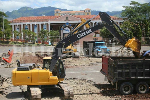 Honduras: Siguen paralizadas obras del Centro Cívico Gubernamental en Casa Presidencial