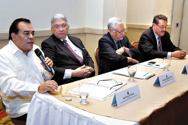 CRSP socializa paquete de leyes