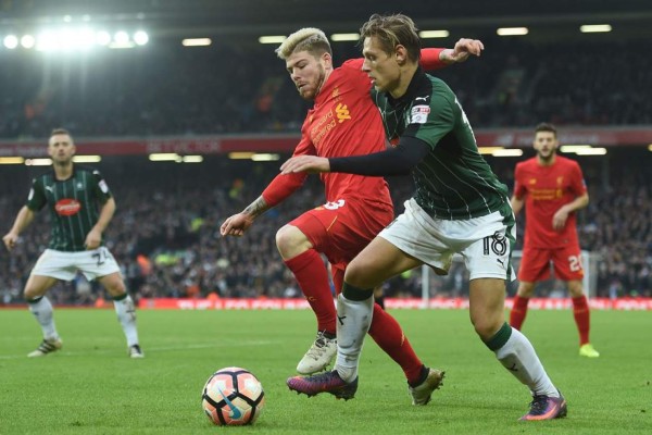 El Liverpool más joven no puede con un 'amateur' en Copa, Chelsea cumple