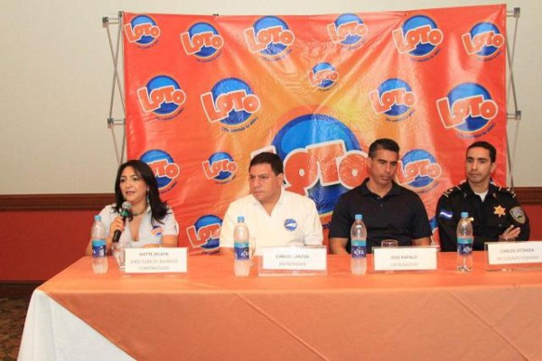 Loto entregó donativo a Federación de Baloncesto