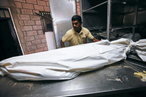 Asfixiado encuentran a taxista en capital hondureña