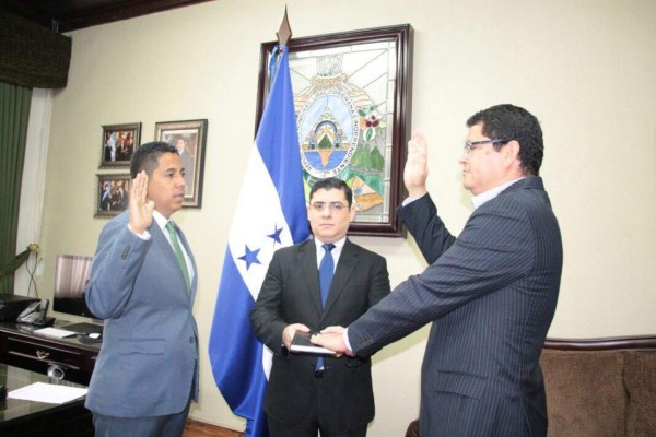 Marlon Escoto es juramentado como comisionado presidencial del Cambio Climático