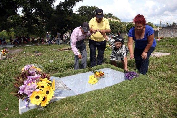 Otilia Almendárez: 'Vengo con amor de madre... a visitar a mi amado hijo”