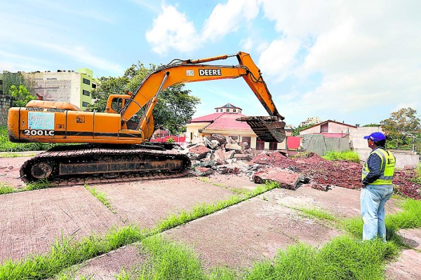 Inicia excavación en embaulado colapsado