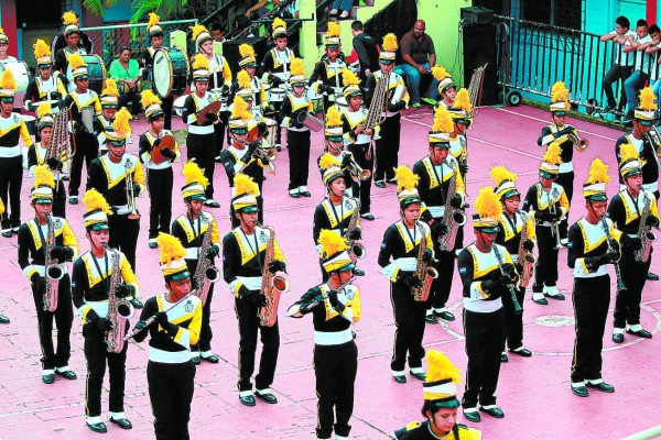 Ritmo y talento en encuentro de bandas