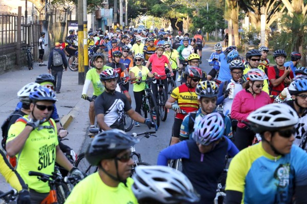 Ciclistas inundaron las calles capitalinas