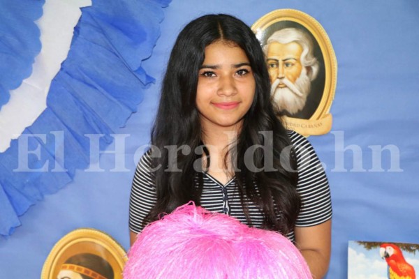 Bellas pomponeras del Instituto Mixto Hibueras llevarán ritmo y coquetería al estadio Nacional