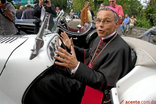 Papa acepta renuncia de obispo alemán derrochador