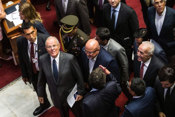 Kuczynski, el 'gringo' que baila, conserva su 'último trabajo'