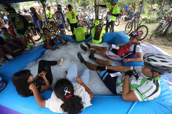 Las fotos más curiosas que dejó la #6tavueltaCiclistica ¡Buscate!