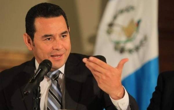 El reciente domingo 26 de noviembre, el mandatario guatemalteco saludo al gobernante hondureño luego que este se proclamara ganador de las elecciones.(Foto: AFP/ El Heraldo Honduras/ Noticias Honduras hoy)