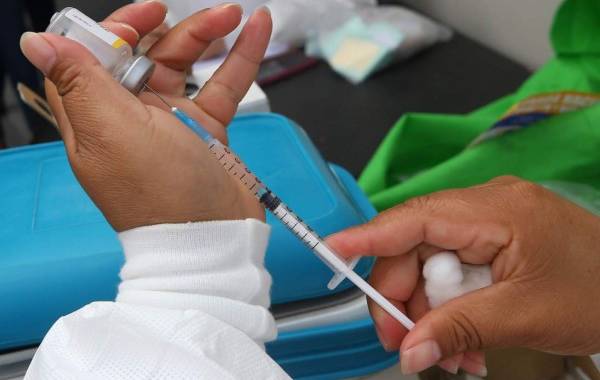 La llegada del fármaco está prevista para lunes y martes próximo.