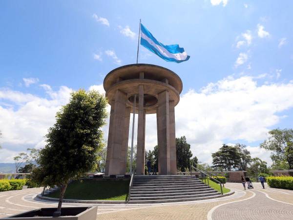 En el cerro Juana Laínez se encuentran el monumento a La Paz y varias plazas. Durante la semana se harán varias actividades.