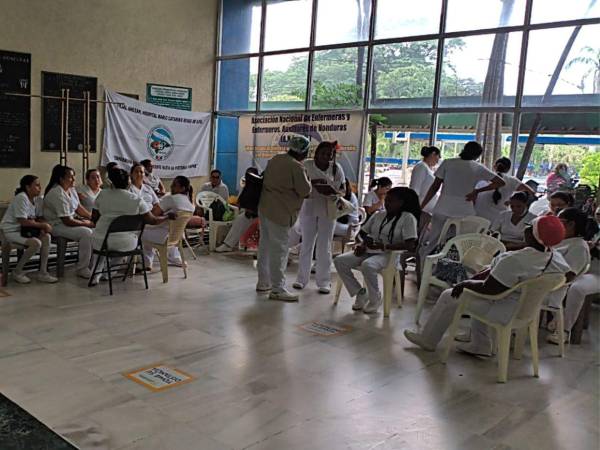 Las protestas de las enfermeras auxiliares se realizan en los 18 departamentos del país desde el pasado lunes.