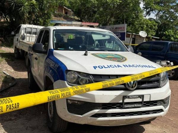 Autoridades llegaron a la escena del crimen para iniciar con las investigaciones correspondientes.