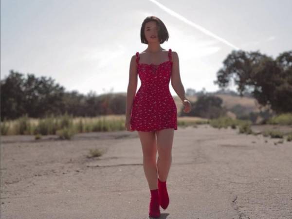 La hija de “Pepe” Aguilar reveló que tuvo que terminar con una relación que la hizo llorar.