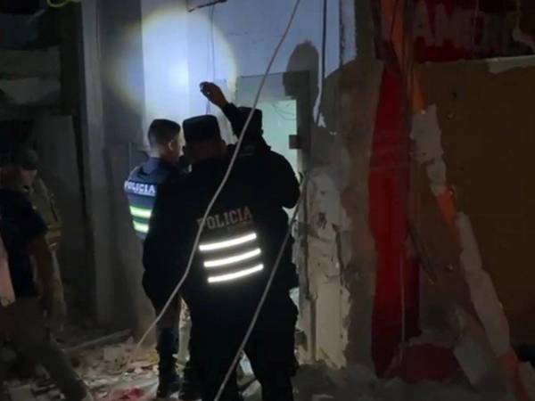 En el banco había unos 1,000 millones de guaraníes, o cerca de 155.000 dólares a la tasa de cambio actual.