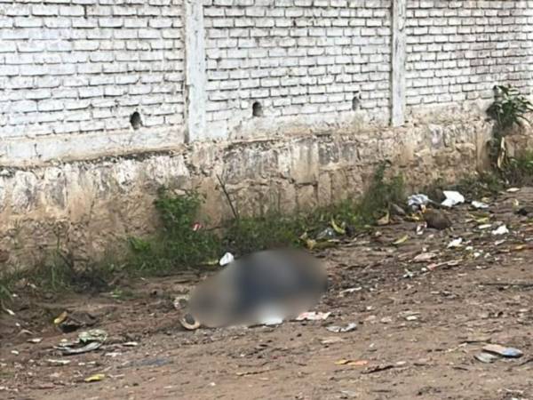 El cuerpo de Emmanuel Amador Rodríguez quedó tirado en una calle de la colonia Santa Isabel.