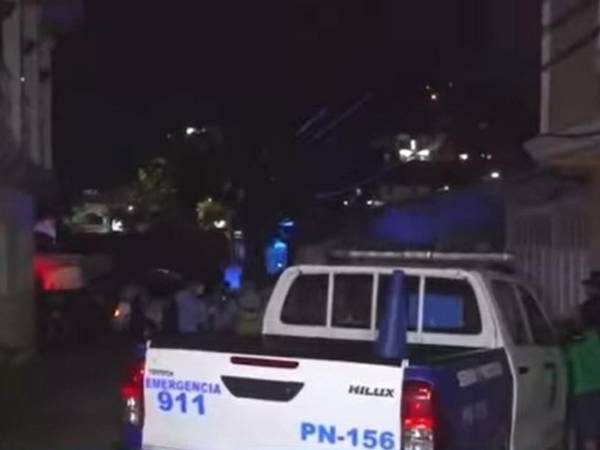 Vecinos alertaron a las autoridades que habían escuchado un disparo luego de la fuerte discusión de la pareja.