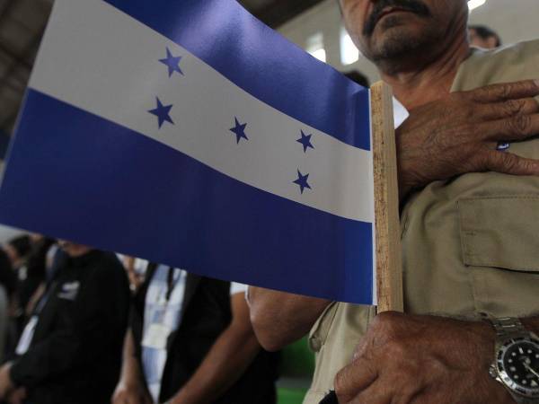 Los electores al momento de ejercer el sufragio deben pensar en Honduras, de esa forma elegirán a las personas idóneas que, si ganan en las generales, representarán de forma correcta al país.