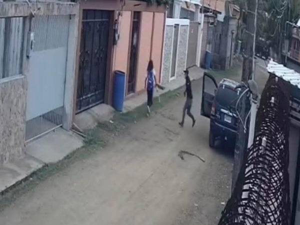 Agentes de la Policía Nacional capturaron al presunto responsable de un intento de rapto contra una joven estudiante en el barrio El Porvenir, Puerto Cortés.
