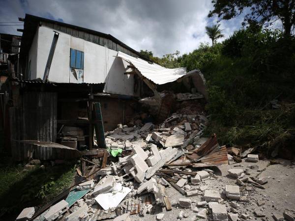 Las lluvias recientes provocaron deslizamientos en colonias como La Ulloa y El Reparto, dejando familias evacuadas y carreteras parcialmente cerradas.