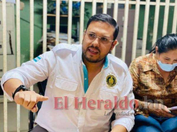 Mauricio Rivera está acusado por violencia de género.