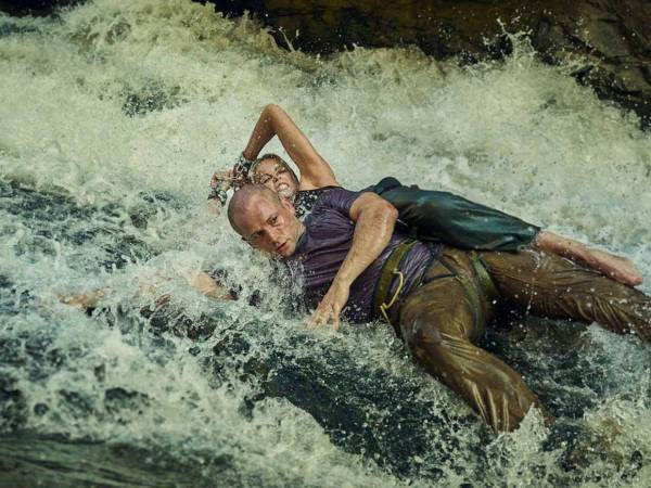 Charlize Theron y Taron Egerton protagonizan la nueva película de Netflix, cuyo estreno está fijado para el 24 de abril. En Ápex: cazador o presa, una mujer en duelo busca poner a prueba sus límites en la naturaleza australiana, sin prever que quedará atrapada en el retorcido juego mortal de un asesino que la considera su presa.