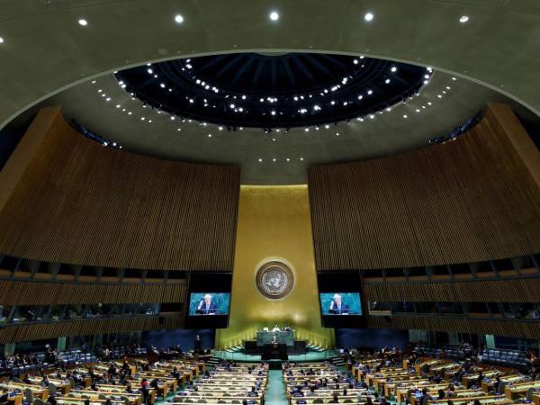 Es necesario crear estrategias de desarrollo que se refuercen mutuamente y sitúen a la humanidad en el centro de la acción climática”.