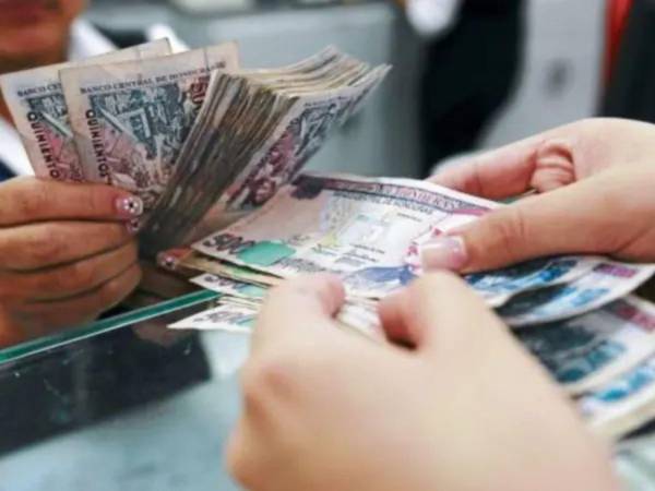 La tasa máxima para tarjetas en lempiras y en dólares subió entre 2.33% y 3.57% en 2025.