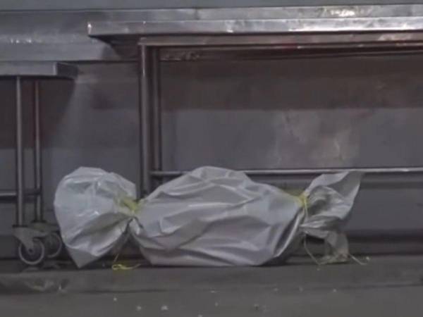 Autoridades de medicina legal realizaron el levantamiento del cadáver del bebé y lo trasladaron a la morgue capitalina.