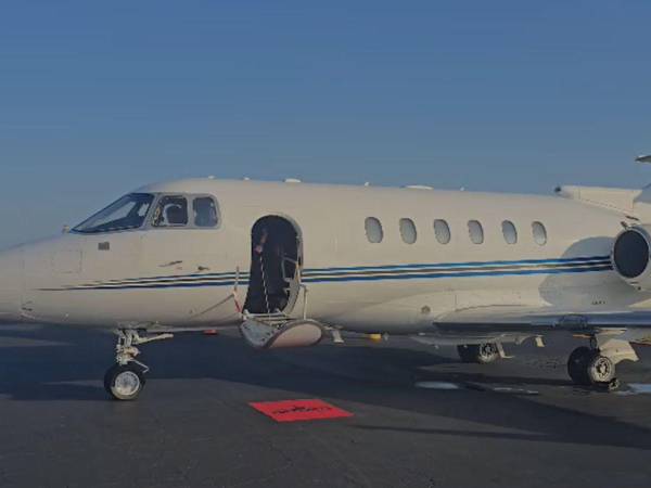 Tras recibir un indulto en Estados Unidos y permanecer más de cuatro años fuera del país, Juan Orlando Hernández inició su regreso a Honduras a bordo de un jet ejecutivo que despegó rumbo a Palmerola.