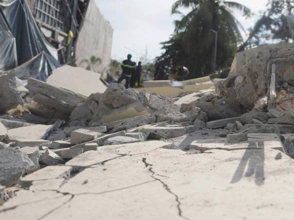 Defensa Civil informó que el sismo ha dejado 55 fallecidos, 38 desaparecidos y 1,120 heridos.