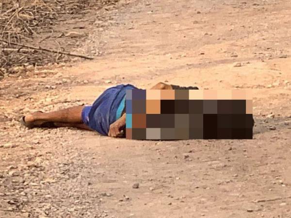 La víctima quedo tirada en el suelo de una calle de tierra que conduce hacia El Juncal.