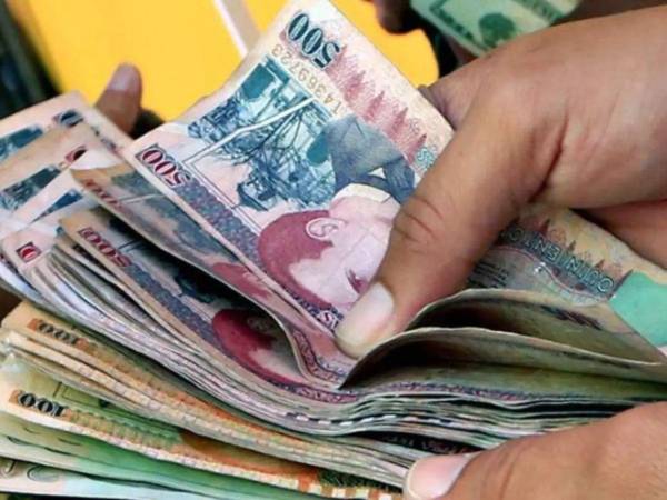 Empleados públicos denuncian retrasos en el pago del aguinaldo correspondiente de diciembre.