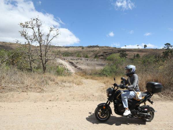 Las obras del libramiento hacia la CA-5 Sur avanzan muy poco, ya que solo tiene el 40% del derecho de vía disponible, lo que obliga a acelerar el proceso de reasentamiento. En la salida a El Tizatillo no hay avances por la falta de indemnización.