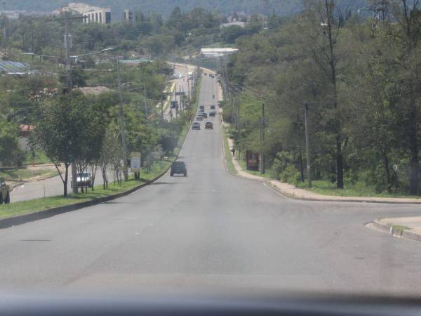 Para los capitalinos que permanecen en Tegucigalpa, el Feriado Morazánico ofrece una ciudad más despejada, con menos vehículos circulando por sus principales corredores viales.
