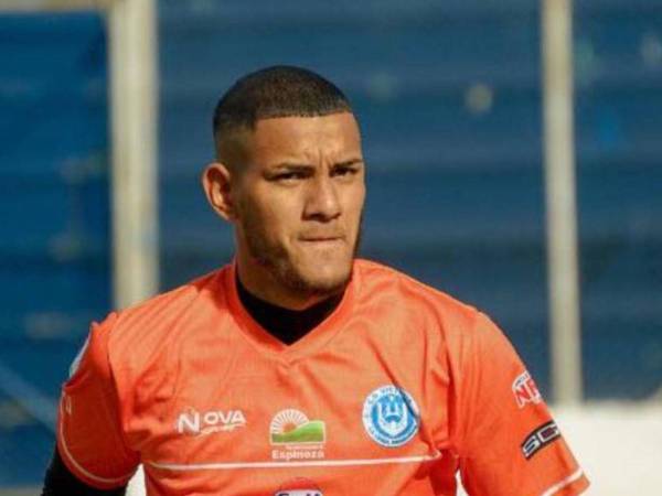 El guardameta del Club Deportivo Victoria, Esaú Martínez, decidió renunciar a su carrera como futbolista a sus 24 años de edad.