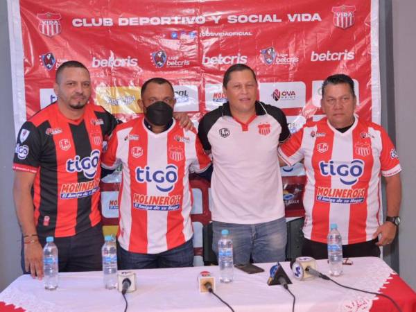 El estratega dejó las filas del Gimnástico de la segunda división y emprender este nuevo desafío en la Liga Nacional.