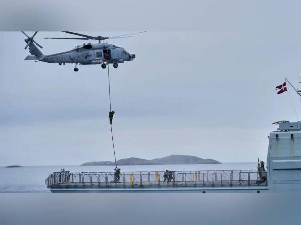 Francia envió una quincena de militares especializados en altas montañas a Groenlandia para participar en maniobras ante las amenazas de EE UU.