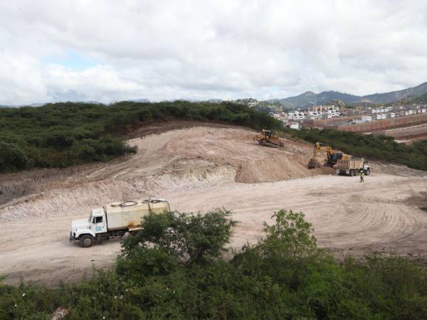 Pese a la incertidumbre electoral, expertos aseguran que los proyectos viales no deberían detenerse, aunque el Libramiento al sur sigue lento.