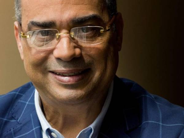 Gilberto Santa Rosa cumple 40 años de trayectoria en la salsa. Foto AP