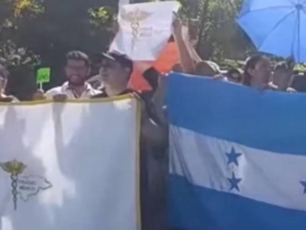 Los médicos de los departamentos de Lempira, Copán, Santa Bárbara, Intibucá y La Paz también denuncian que laboran con horarios extendidos sin recibir un mayor sueldo.