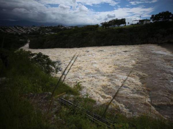 Los embalses Los Laureles y La Concepción alcanzan su máximo nivel y UMAPS asegura que el próximo año se enfrentará el verano sin escasez del vital líquido.