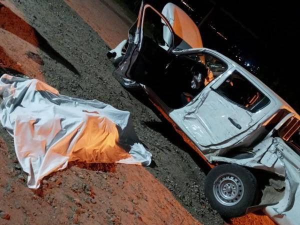 Un trágico accidente de tránsito la noche del viernes a la altura de la Academia ANAPO, en La Paz, dejó como saldo un agente penitenciario fallecido y tres personas lesionadas. Lo que se sabe del percance.