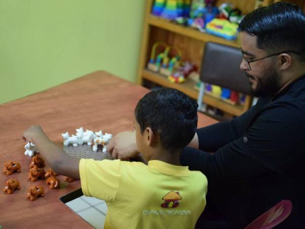 La caminata busca movilizar a la comunidad para respaldar a los niños con parálisis cerebral, promoviendo su bienestar y recordando la importancia de la inclusión.