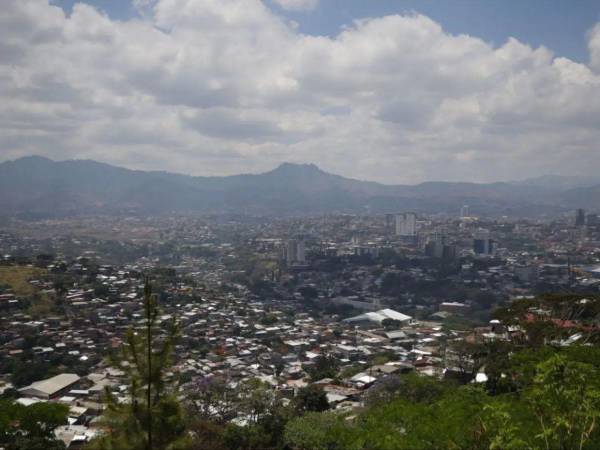 Honduras tendrá condiciones secas este viernes, aunque se esperan lluvias y chubascos débiles dispersos por humedad del mar Caribe en varias regiones.