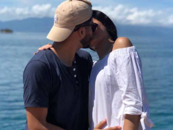 Con tan solo 8 meses de haberse casado con su esposa, hoy Gustavo se despide con un conmovedor mensaje a Nadeska Andares, quien murió tras ser atropellada por un vehículo la tarde del pasado domingo y falleció debido a la gravedad de sus heridas. Esto fue lo que publicó en sus redes sociales: