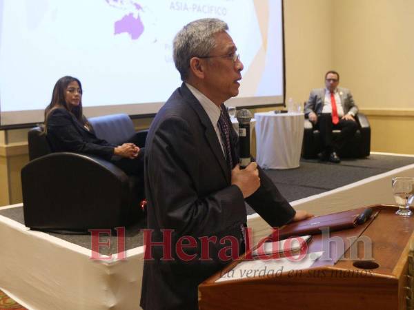 El director del Instituto de Estudios Latinoamericanos de TKU, Kwo-Wei Kung, fue uno de los expositores.